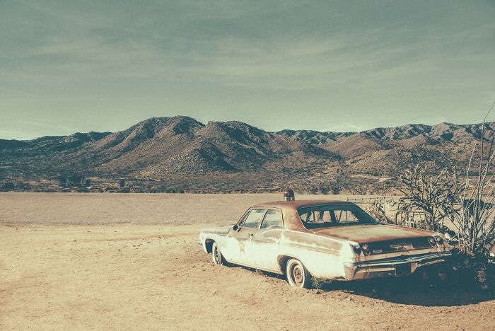 This Photographer Explores The Rusty And Dusty Remnants Of A Bygone American West (29 Pics) This Photographer Explores The Rusty And Dusty Remnants Of A Bygone American West (29 Pics)