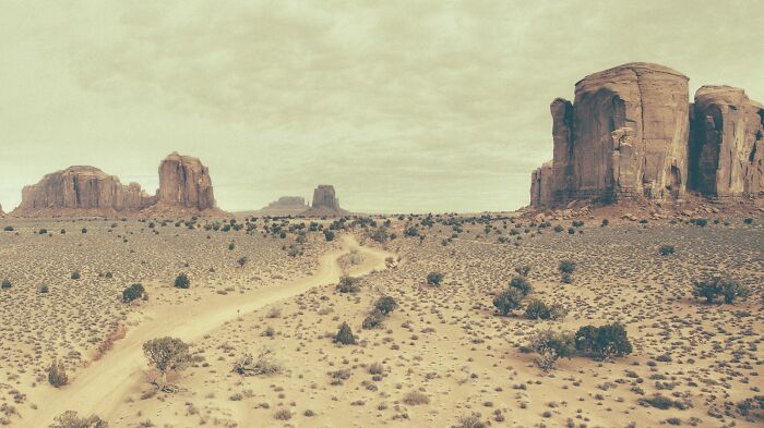 This Photographer Explores The Rusty And Dusty Remnants Of A Bygone American West (29 Pics) This Photographer Explores The Rusty And Dusty Remnants Of A Bygone American West (29 Pics)