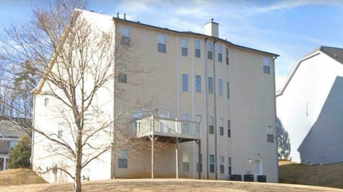52 Times People Took Inspiration From Mansions But What They&rsquo;ve Built Was A Version From Temu