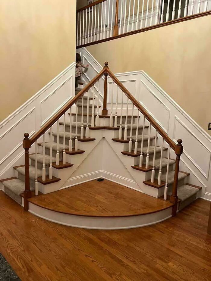 52 Times People Took Inspiration From Mansions But What They&rsquo;ve Built Was A Version From Temu