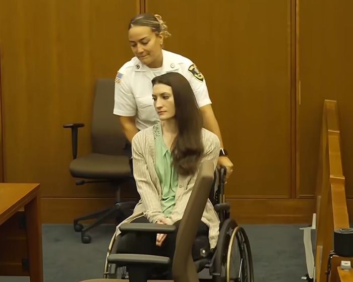 Viewers Spot Odd Sticker On Lindsay Clancy’s Wheelchair, And They’re Furious After Learning What It Means