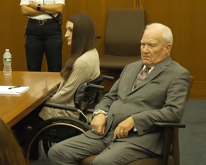 Viewers Spot Odd Sticker On Lindsay Clancy’s Wheelchair, And They’re Furious After Learning What It Means