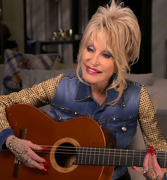 Fan’s Final Video Of Dolly Parton Is Turning Heads Online, Here’s What People Are Saying: “She Really Did It” Fan’s Final Video Of Dolly Parton Is Turning Heads Online, Here’s What People Are Saying: “She Really Did It”
