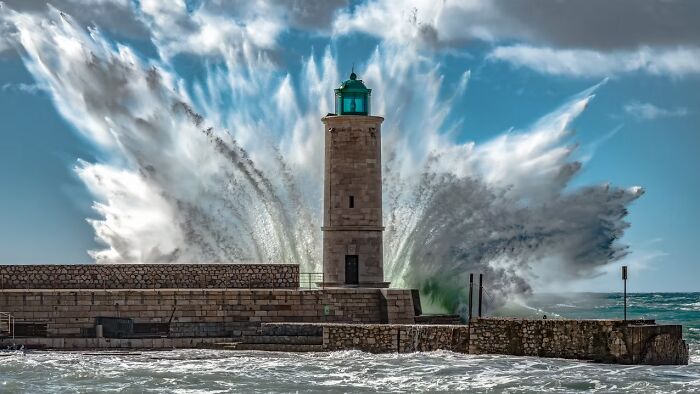 24 Travel Photos Awarded By The Artist Gallery That Capture Remarkable Places And People