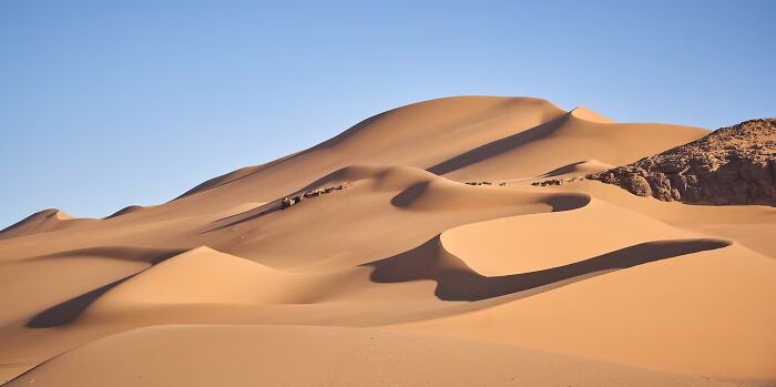 24 Travel Photos Awarded By The Artist Gallery That Capture Remarkable Places And People