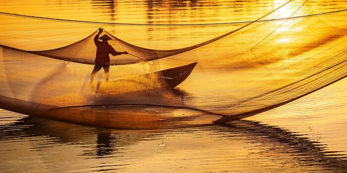 24 Travel Photos Awarded By The Artist Gallery That Capture Remarkable Places And People