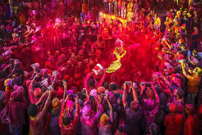 24 Travel Photos Awarded By The Artist Gallery That Capture Remarkable Places And People
