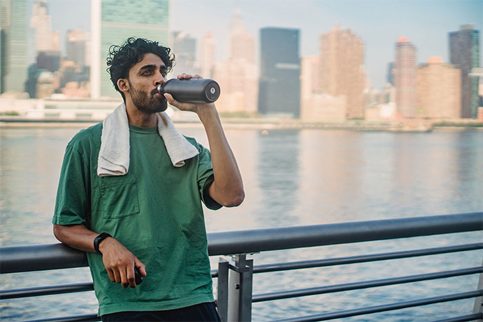 Man Drinks Sugar-Free Punch Daily, Realizes It Makes Him Stop Using The Toilet For Over 12 Hours