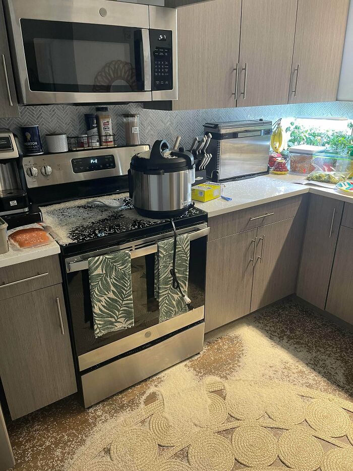 73 Unfortunate Kitchen Fails That Are So Bad It Would Be Best To Throw The Whole Kitchen Away