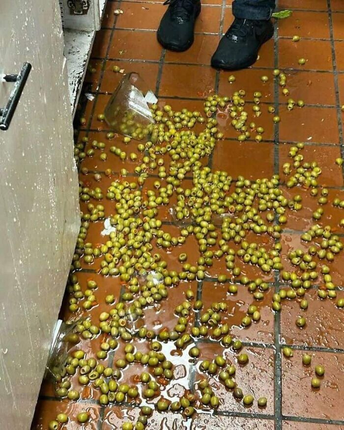 73 Unfortunate Kitchen Fails That Are So Bad It Would Be Best To Throw The Whole Kitchen Away