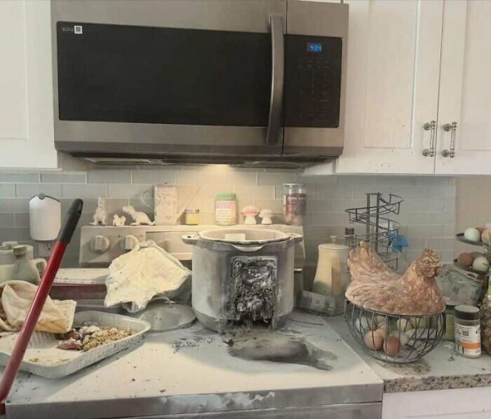 73 Unfortunate Kitchen Fails That Are So Bad It Would Be Best To Throw The Whole Kitchen Away