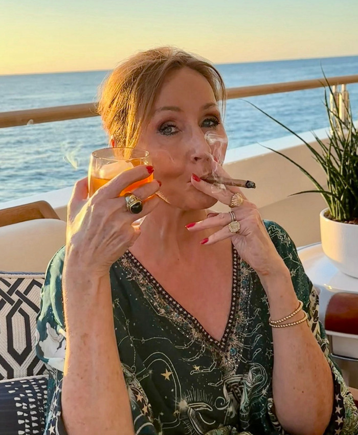 J.K. Rowling Allegedly Forced To Cover Her $150M Yacht’s Name In LA Amid Fears It Could Attract Protesters J.K. Rowling Allegedly Forced To Cover Her $150M Yacht’s Name In LA Amid Fears It Could Attract Protesters