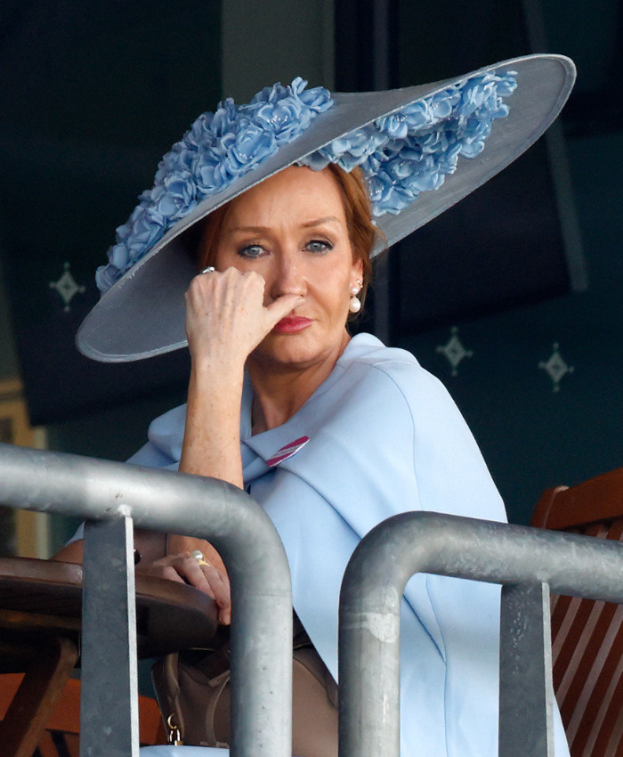 J.K. Rowling Allegedly Forced To Cover Her $150M Yacht’s Name In LA Amid Fears It Could Attract Protesters J.K. Rowling Allegedly Forced To Cover Her $150M Yacht’s Name In LA Amid Fears It Could Attract Protesters