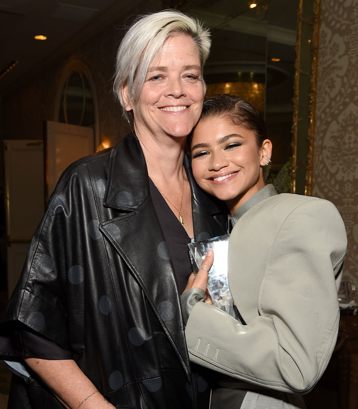 Zendaya’s Mom Says Cruel Comments About Her Looks Made Her Understand Why People Quit Instagram Zendaya’s Mom Says Cruel Comments About Her Looks Made Her Understand Why People Quit Instagram