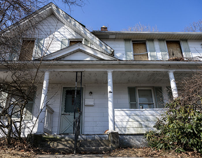 Mom Accused Of Holding Stepson Captive For 20 Years Rejects Plea Deal After He Set House Ablaze To Escape Mom Accused Of Holding Stepson Captive For 20 Years Rejects Plea Deal After He Set House Ablaze To Escape