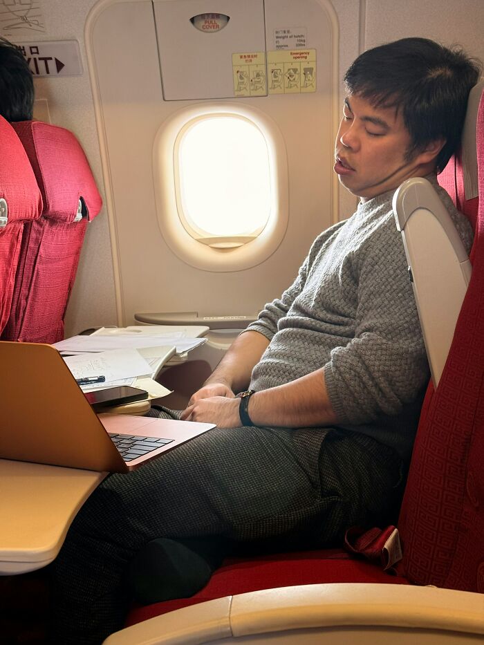 36 Entitled People Who Got A Reality Check At 30,000 Feet