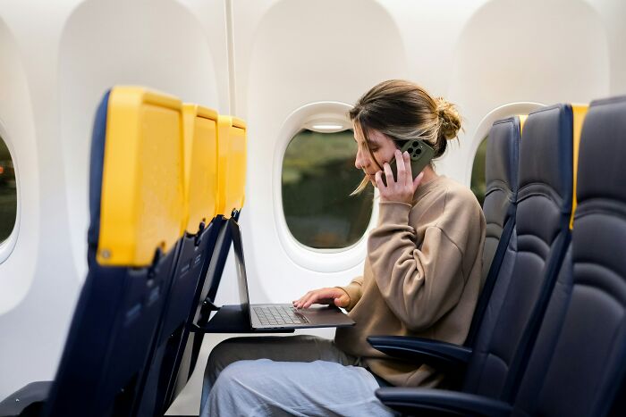 39 Unhinged Things Cabin Crew Had To Actually Deal With