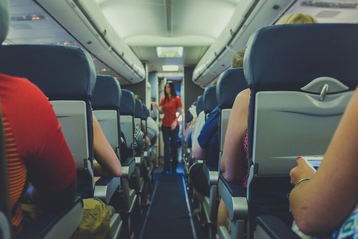 39 Unhinged Things Cabin Crew Had To Actually Deal With