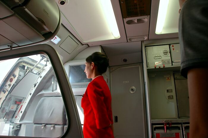 39 Unhinged Things Cabin Crew Had To Actually Deal With