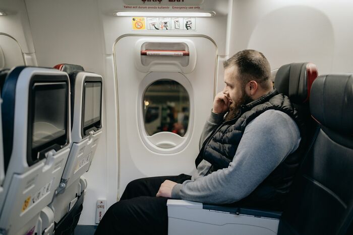 39 Unhinged Things Cabin Crew Had To Actually Deal With