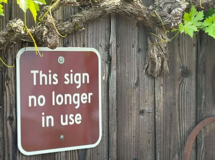 97 Ridiculous Signs That Accidentally Became Comedy Gold 97 Ridiculous Signs That Accidentally Became Comedy Gold
