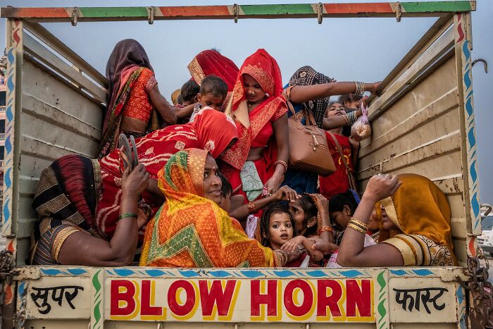 23 Best Street Photos From The 2026 Macadam Awards That Capture Life&rsquo;s Funniest Coincidences