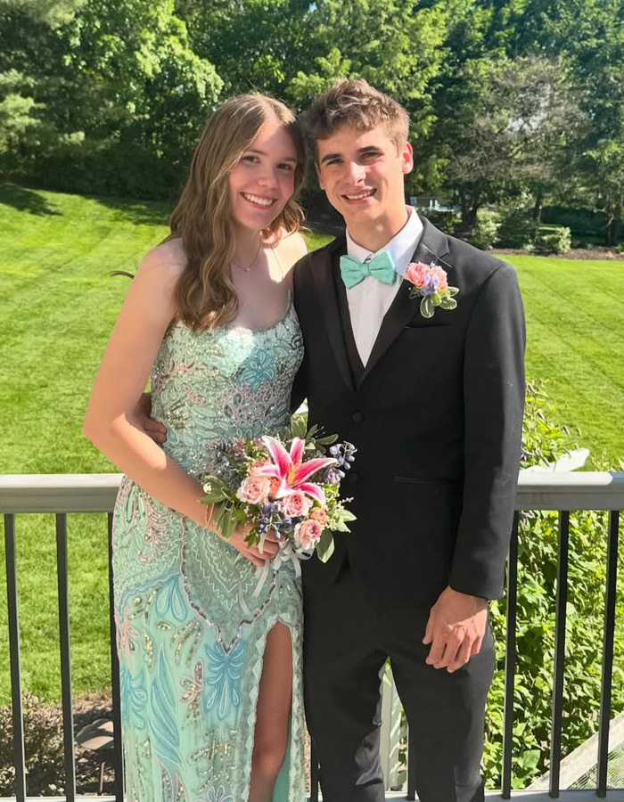 Cop Left Visibly Shaken After Discovering College Freshman’s Disturbing Crime Scene Inside Her Own Car Cop Left Visibly Shaken After Discovering College Freshman’s Disturbing Crime Scene Inside Her Own Car