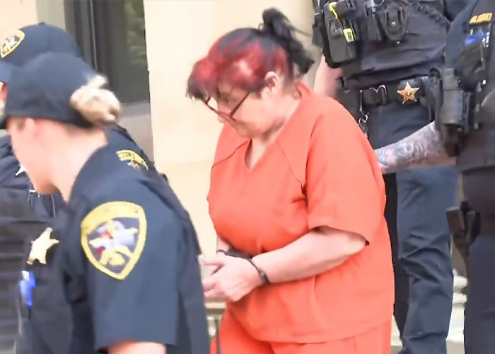 Cop Left Visibly Shaken After Discovering College Freshman’s Disturbing Crime Scene Inside Her Own Car Cop Left Visibly Shaken After Discovering College Freshman’s Disturbing Crime Scene Inside Her Own Car