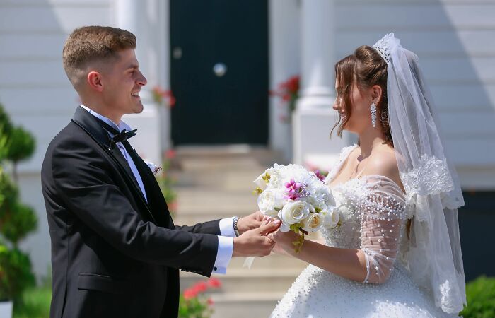 32 Real-Life Stories About Arranged Marriages That Show It&rsquo;s Not Always What You Expect