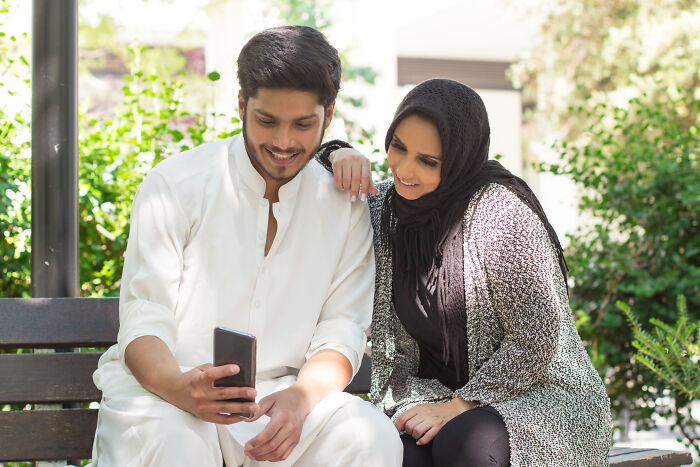 32 Real-Life Stories About Arranged Marriages That Show It&rsquo;s Not Always What You Expect