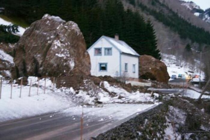 100 Extremely Unlikely Moments That People Somehow Managed To Capture