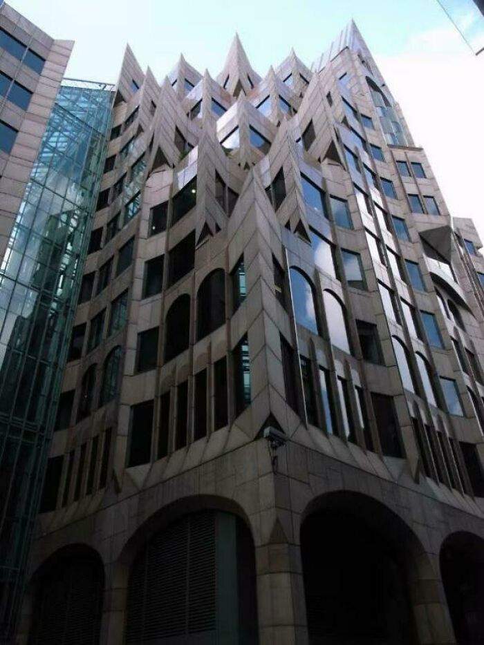 93 Buildings That Were Probably Built For An Evil Mastermind To Plan How They Will Conquer The World (New Pics)