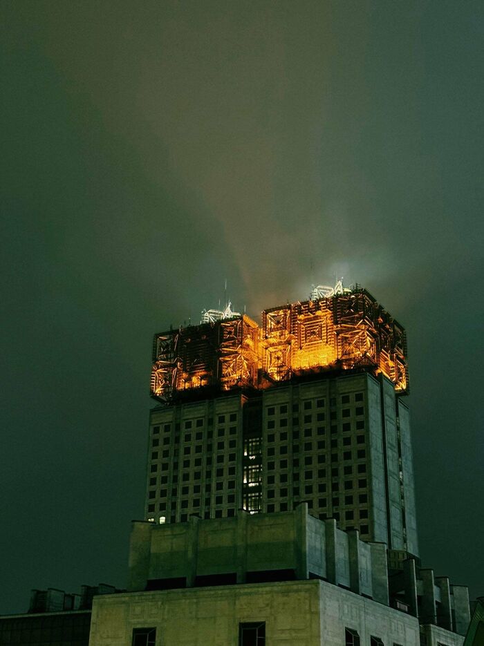 93 Buildings That Were Probably Built For An Evil Mastermind To Plan How They Will Conquer The World (New Pics)