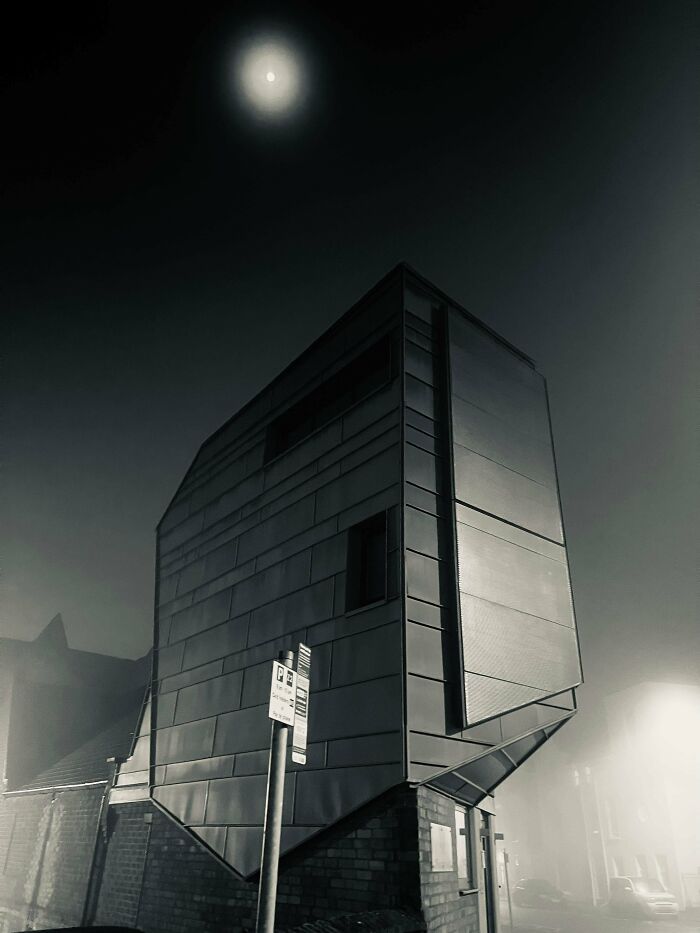 93 Buildings That Were Probably Built For An Evil Mastermind To Plan How They Will Conquer The World (New Pics)