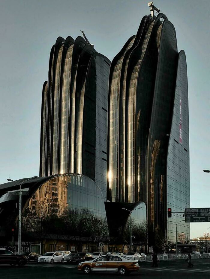 93 Buildings That Were Probably Built For An Evil Mastermind To Plan How They Will Conquer The World (New Pics)