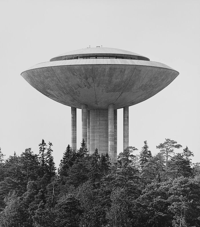 93 Buildings That Were Probably Built For An Evil Mastermind To Plan How They Will Conquer The World (New Pics)