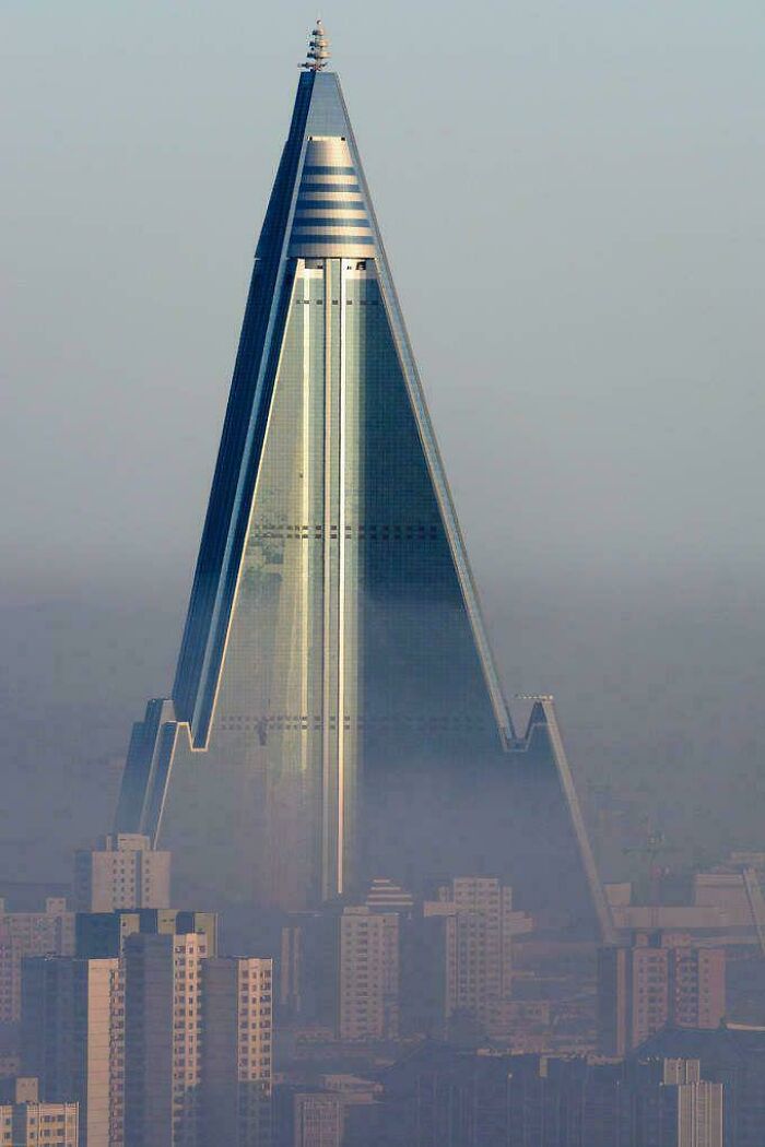 93 Buildings That Were Probably Built For An Evil Mastermind To Plan How They Will Conquer The World (New Pics)