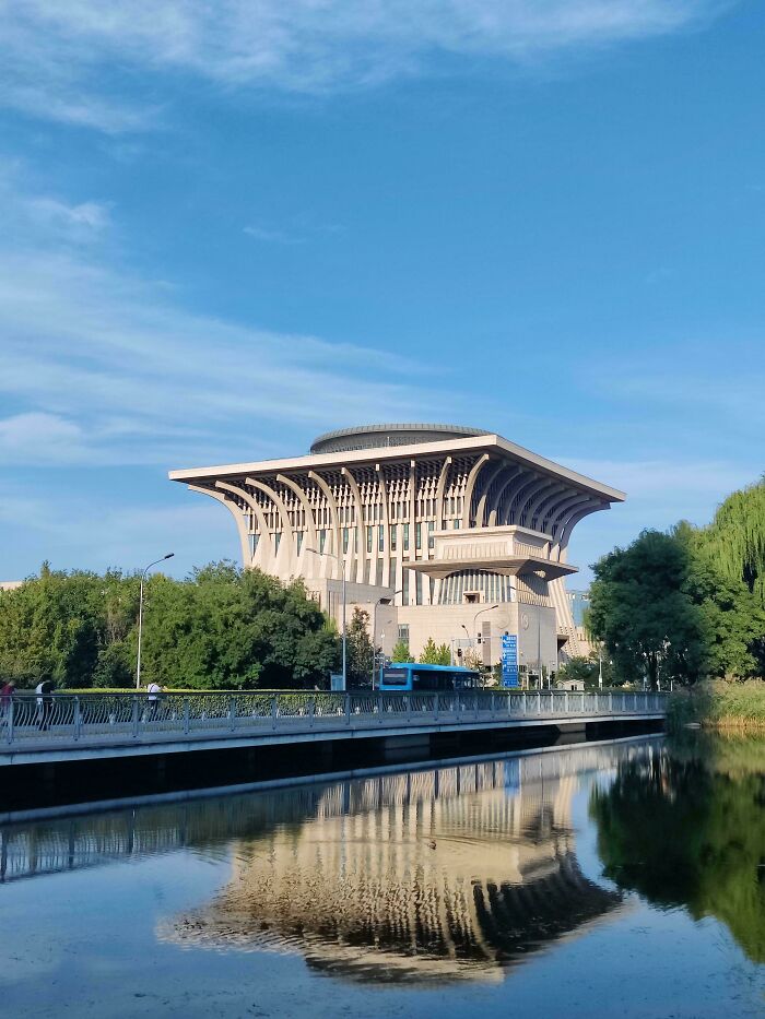 93 Buildings That Were Probably Built For An Evil Mastermind To Plan How They Will Conquer The World (New Pics)