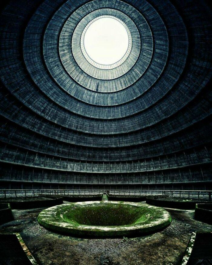 93 Buildings That Were Probably Built For An Evil Mastermind To Plan How They Will Conquer The World (New Pics)