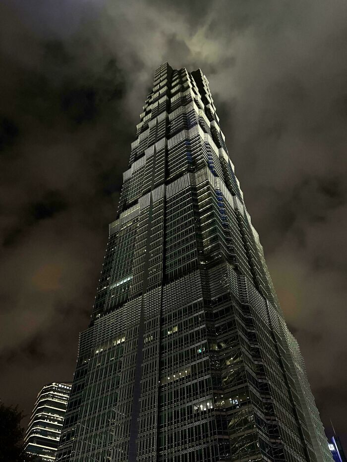 93 Buildings That Were Probably Built For An Evil Mastermind To Plan How They Will Conquer The World (New Pics)