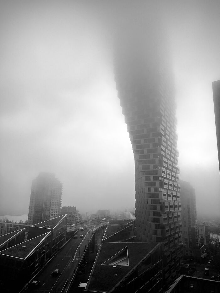 93 Buildings That Were Probably Built For An Evil Mastermind To Plan How They Will Conquer The World (New Pics)