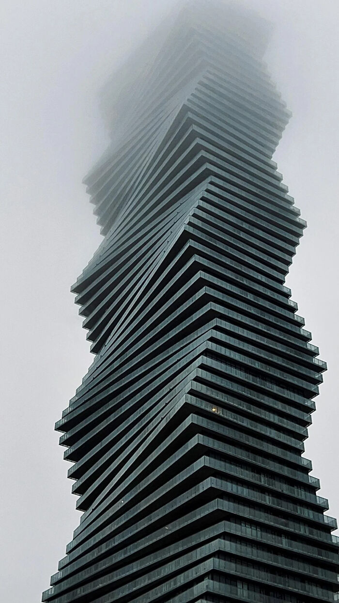 93 Buildings That Were Probably Built For An Evil Mastermind To Plan How They Will Conquer The World (New Pics)