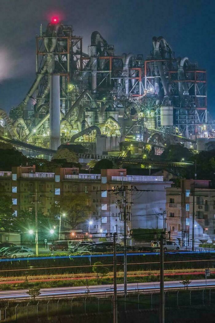 93 Buildings That Were Probably Built For An Evil Mastermind To Plan How They Will Conquer The World (New Pics)