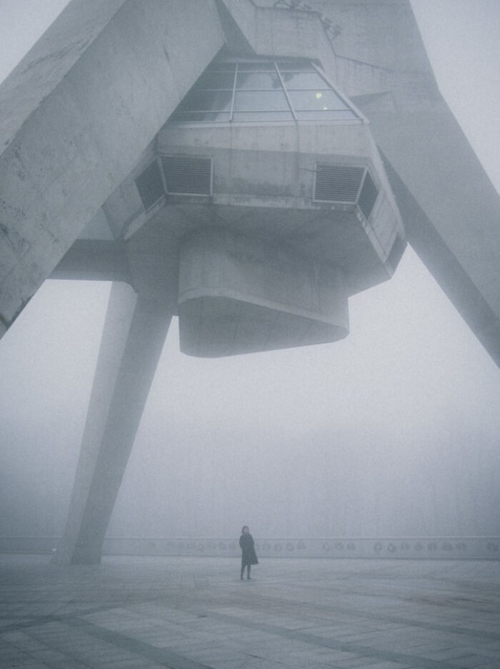 93 Buildings That Were Probably Built For An Evil Mastermind To Plan How They Will Conquer The World (New Pics)
