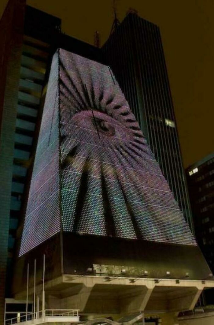 93 Buildings That Were Probably Built For An Evil Mastermind To Plan How They Will Conquer The World (New Pics)