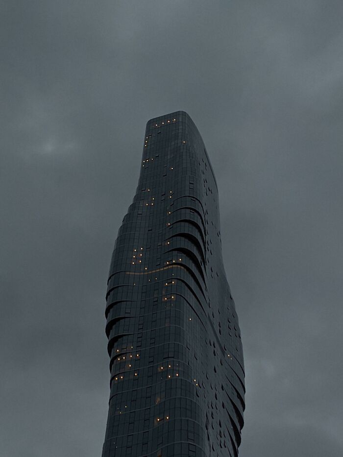 93 Buildings That Were Probably Built For An Evil Mastermind To Plan How They Will Conquer The World (New Pics)