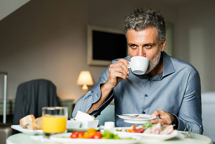 New Study Links A Common Breakfast Habit To A 29% Higher Mortality Risk — Especially After Age 40 New Study Links A Common Breakfast Habit To A 29% Higher Mortality Risk — Especially After Age 40