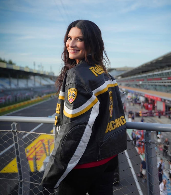 Laura Pausini Caught In A Case Of Instagram Versus Reality After Fans Compare Her Recent Photo To The Original Laura Pausini Caught In A Case Of Instagram Versus Reality After Fans Compare Her Recent Photo To The Original