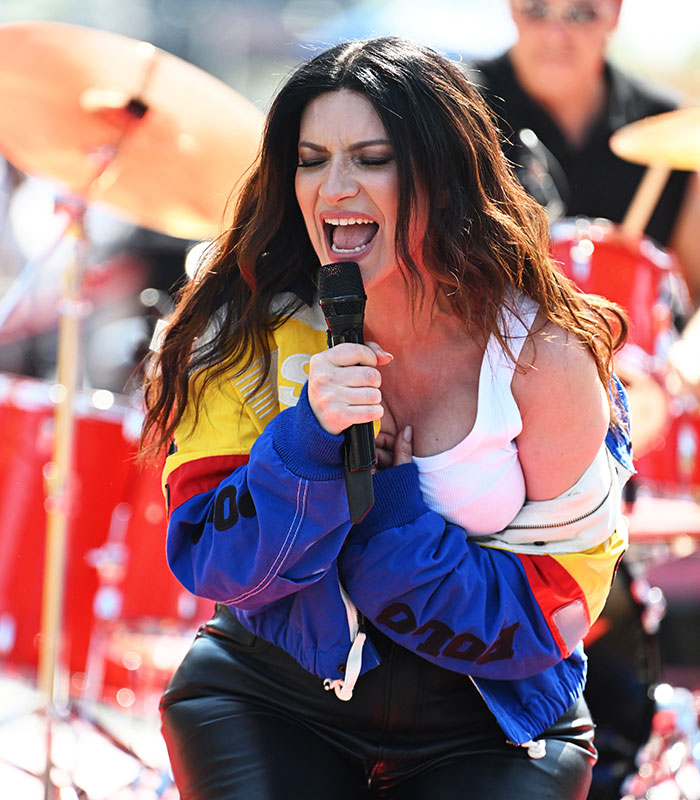Laura Pausini Caught In A Case Of Instagram Versus Reality After Fans Compare Her Recent Photo To The Original Laura Pausini Caught In A Case Of Instagram Versus Reality After Fans Compare Her Recent Photo To The Original