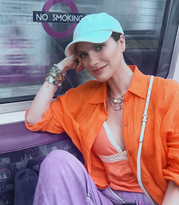 Laura Pausini Caught In A Case Of Instagram Versus Reality After Fans Compare Her Recent Photo To The Original Laura Pausini Caught In A Case Of Instagram Versus Reality After Fans Compare Her Recent Photo To The Original